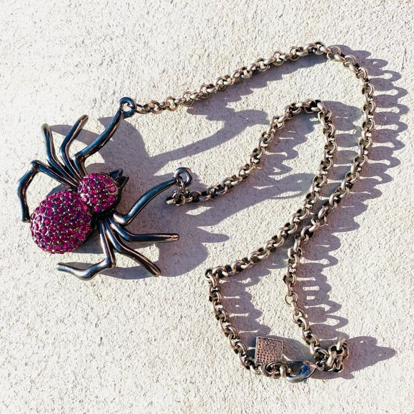 Sparkle Spider Necklace with Fuchsia crystals - Picture 2 of 7